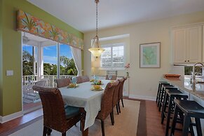 Sunkissed 3 Bedroom Townhouse by RedAwning