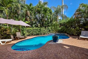 Sunkissed 3 Bedroom Townhouse by RedAwning