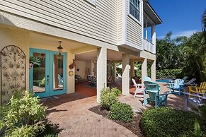 Sunkissed 3 Bedroom Townhouse by RedAwning