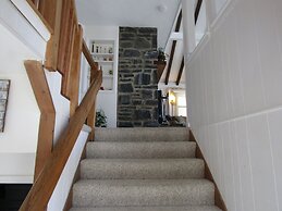 Sugar Mountain Drive 1866 6 Bedroom Home by RedAwning