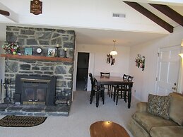 Sugar Mountain Drive 1866 6 Bedroom Home by RedAwning