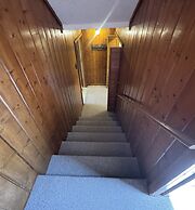 The Crest 200-j 1 Bedroom Condo by RedAwning