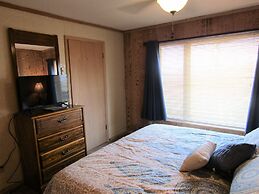 Skyleaf E_17 2 Bedroom Condo by RedAwning