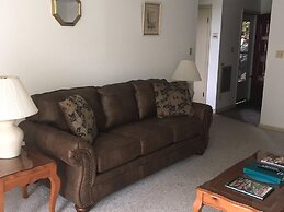 Cozt Downstairs Skyleaf D1 Condo by RedAwning