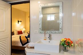 Batic House By Sharaya Hotel