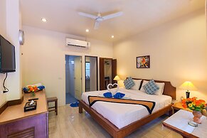 Batic House By Sharaya Hotel