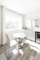 Bishop Arts Hotel by Qresorts.