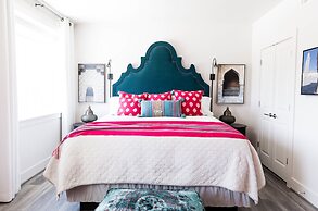 Bishop Arts Hotel by Qresorts.