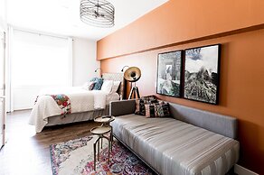 Bishop Arts Hotel by Qresorts.