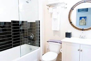 Bishop Arts Hotel by Qresorts.