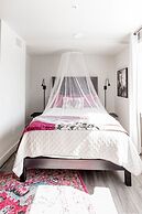 Bishop Arts Hotel by Qresorts.