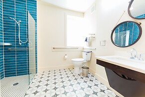 Bishop Arts Hotel by Qresorts.