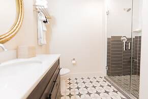 Bishop Arts Hotel by Qresorts.