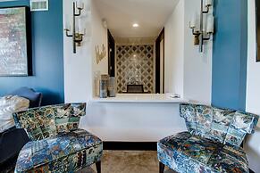 Bishop Arts Hotel by Qresorts.