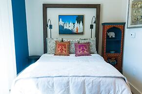 Bishop Arts Hotel by Qresorts.