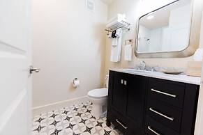 Bishop Arts Hotel by Qresorts.