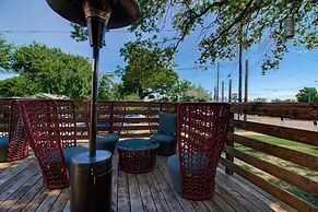 Bishop Arts Hotel by Qresorts.