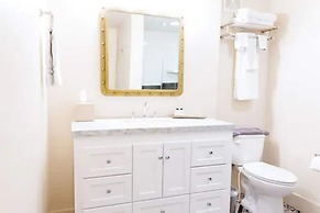 Bishop Arts Hotel by Qresorts.