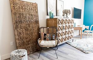 Bishop Arts Hotel by Qresorts.