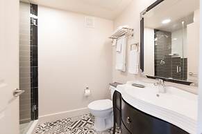 Bishop Arts Hotel by Qresorts.