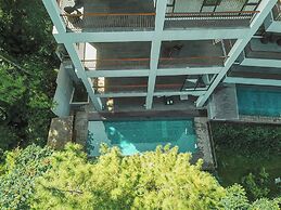 Narwastu Hill View 6BR Villa with a Private Pool