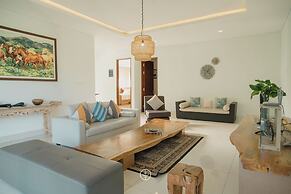 Narwastu Hill View 6BR Villa with a Private Pool