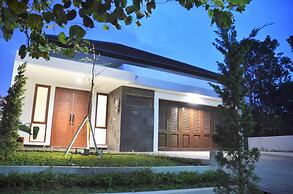 Narwastu Hill View 6BR Villa with a Private Pool