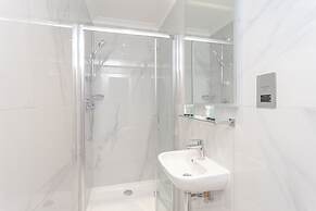 Alexander Apartments