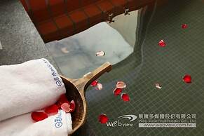 Ruo Shui Hotspring Hotel