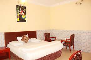 Carlcon Hotel