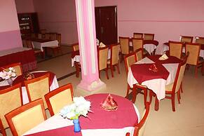 Carlcon Hotel