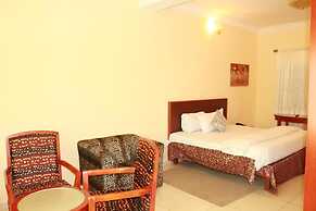 Carlcon Hotel