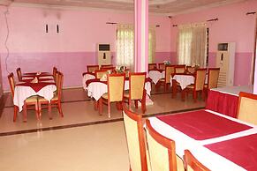 Carlcon Hotel