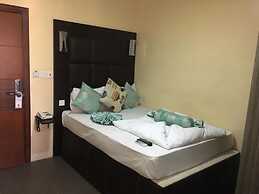 Cynergy Suites Royale