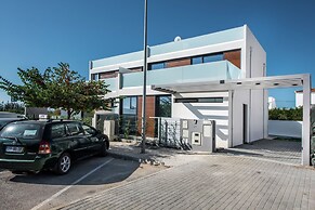 Villa Toranja by MarsAlgarve