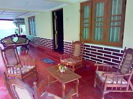 Dreams Garden Surf Lodge