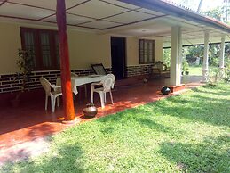 Dreams Garden Surf Lodge