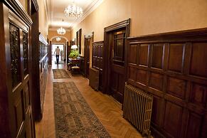 Rowton Hall Hotel and Spa