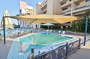 Luxurious Sea View 3BR Pool Spa and Gym