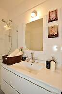 Amazing 3 Bedroom Garden Apartment near Gordon Beach