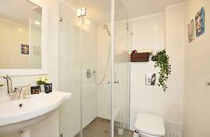 Amazing 3 Bedroom Garden Apartment near Gordon Beach