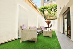 Amazing 3 Bedroom Garden Apartment near Gordon Beach