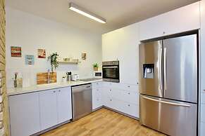 Amazing 3 Bedroom Garden Apartment near Gordon Beach