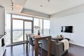 Luxury Lakeview Skyscraper by CN Tower