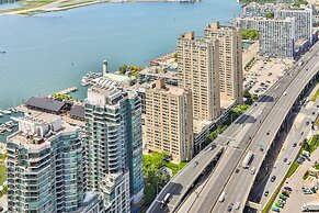 Luxury Lakeview Skyscraper by CN Tower