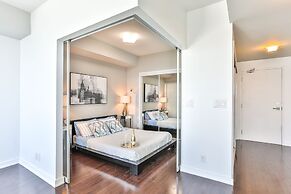 Luxury Lakeview Skyscraper by CN Tower