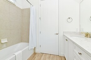 Margaritaville Cottages Orlando with H2O Waterpark by Rentyl