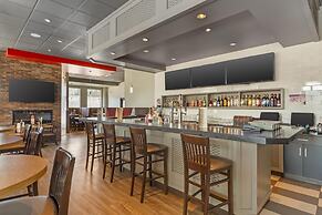 Best Western Plus Hinton Inn & Suites