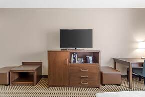 Best Western Plus Hinton Inn & Suites