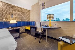 GLō Best Western Kanata Ottawa West